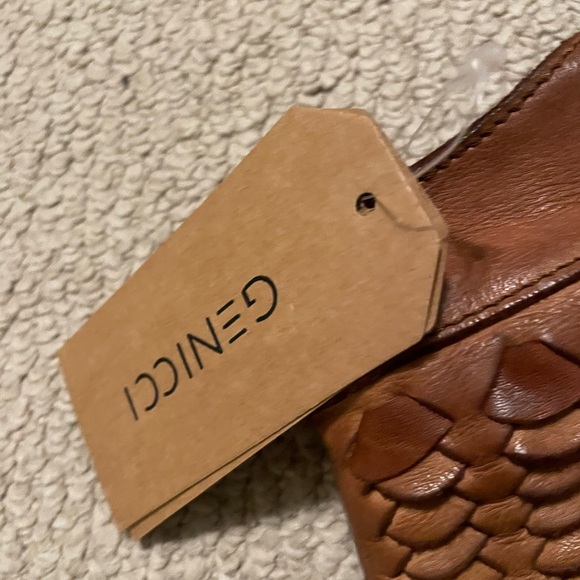 STUNNING GENICCI WOVEN LEATHER ROUND HANDLE WITH CROSSBODY STRAP - Picture 5 of 10